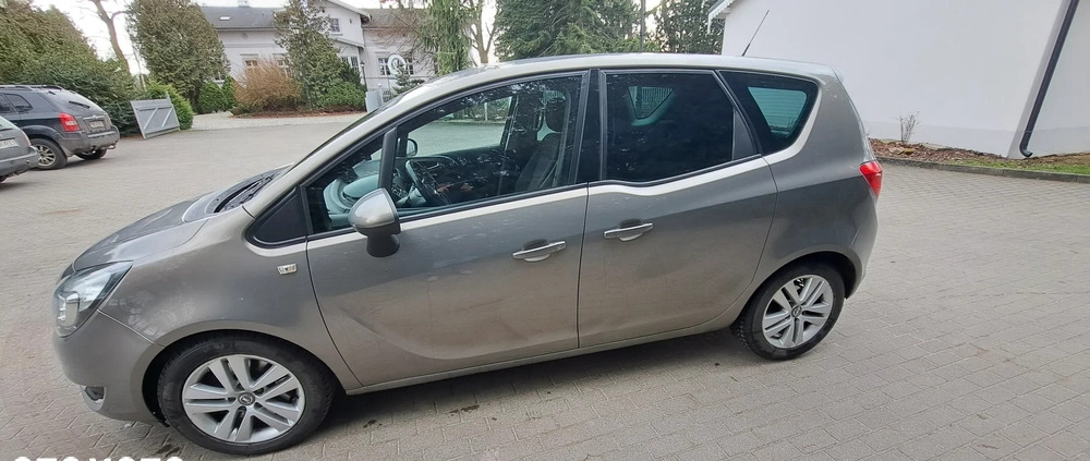 Opel Meriva cena 29999 przebieg: 103000, rok produkcji 2015 z Łódź małe 92